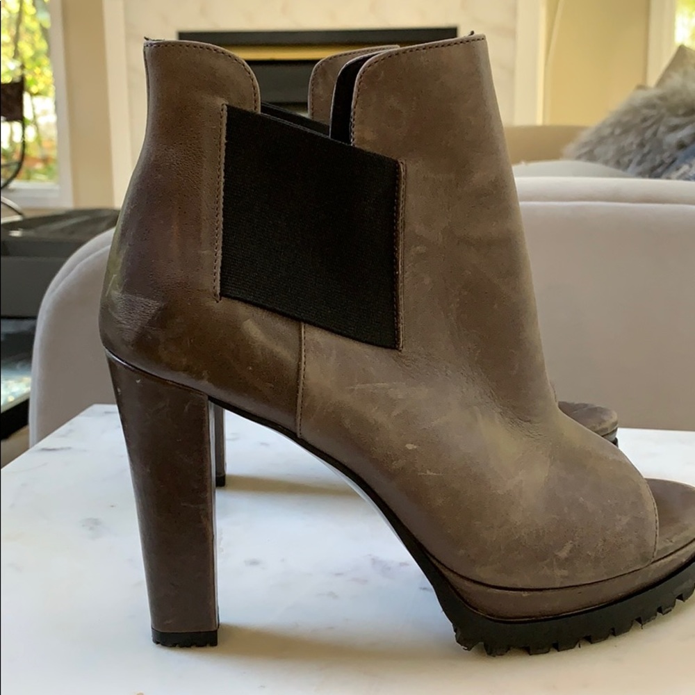 Boots open toe